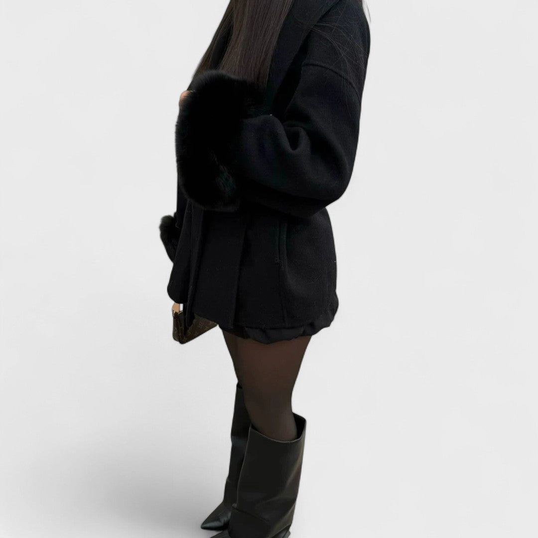Woolcat | Elegante jas met details van imitatiebont
